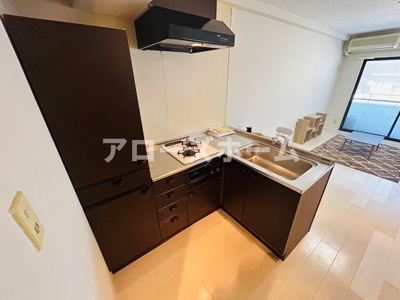 【キッチン】 | ラ・ターブル西神戸 | ※室内写真はモデルルームです。家具等は付属しません。