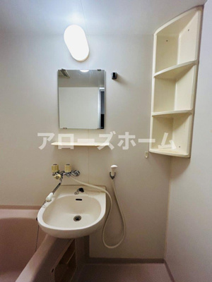 【洗面所】 | ラ・ターブル西神戸 | ※室内写真はモデルルームです。家具等は付属しません。