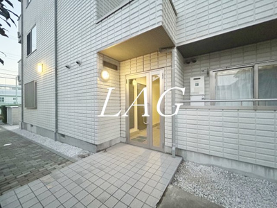 【エントランス】 | ドルフ国立 | エントランスです。