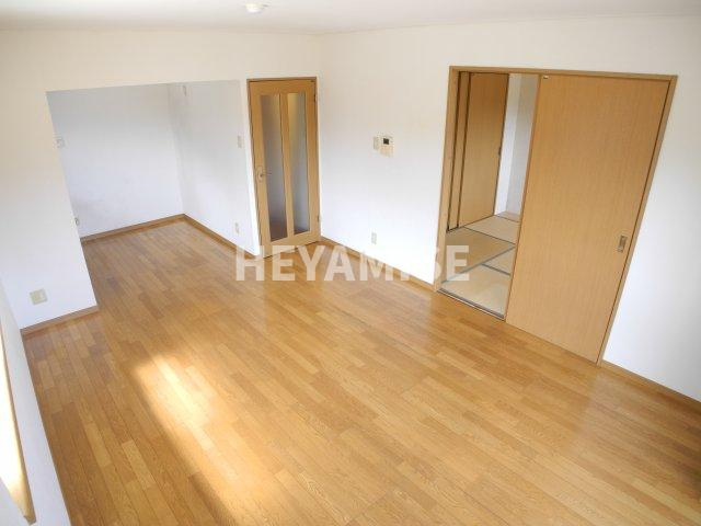 リバーサイド東長崎の居間・リビング|※同物件別部屋の写真です※