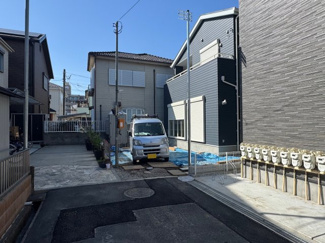 【前面道路含む現地写真】