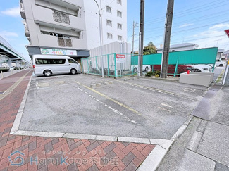 【駐車場】