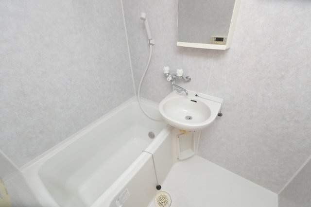 ハイツマコトCの浴室