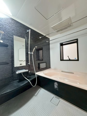 守口市金田町2丁目の浴室|ゆったり足を延ばしてくつろげる広さのある浴室です。
浴室TV付きで入浴時間も充実します！