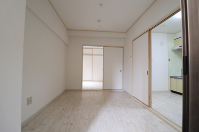 【洋室】 | ラパンジール京橋