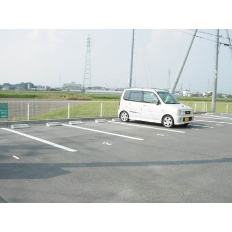 パストラルコートＨ棟の駐車場