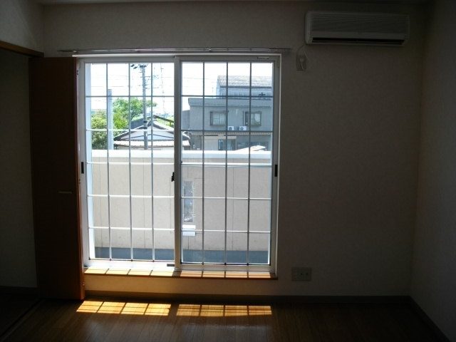 パストラルコートＨ棟の居間・リビング