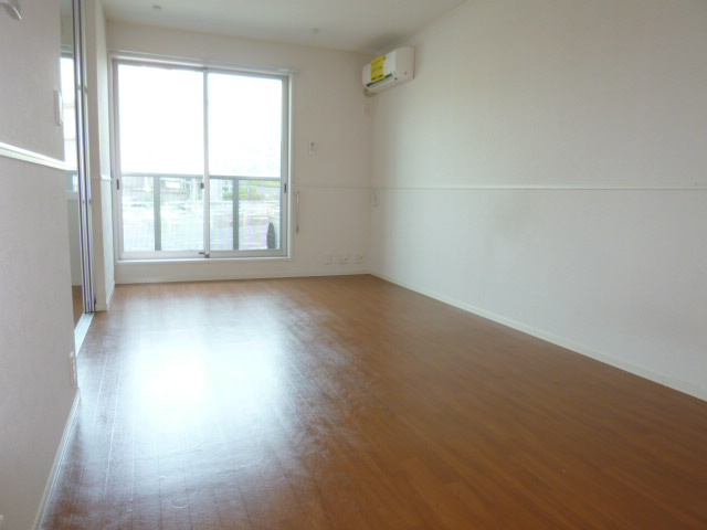 コンシェルジュ福井Ｂの居間・リビング