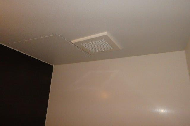 コンシェルジュ福井Ｂの浴室|浴室換気扇