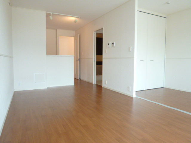 コンシェルジュ福井Ｂの居間・リビング