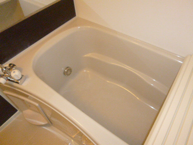 コンシェルジュ福井Ｂの浴室|追い焚きバス