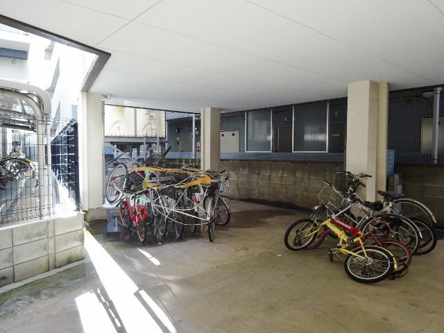 パシフィックコーポ２のその他共用部分|屋根付き駐輪場