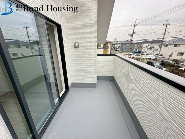 広々LDKは約21帖・WICあり　玉津町水谷　全3棟　3号棟のバルコニー