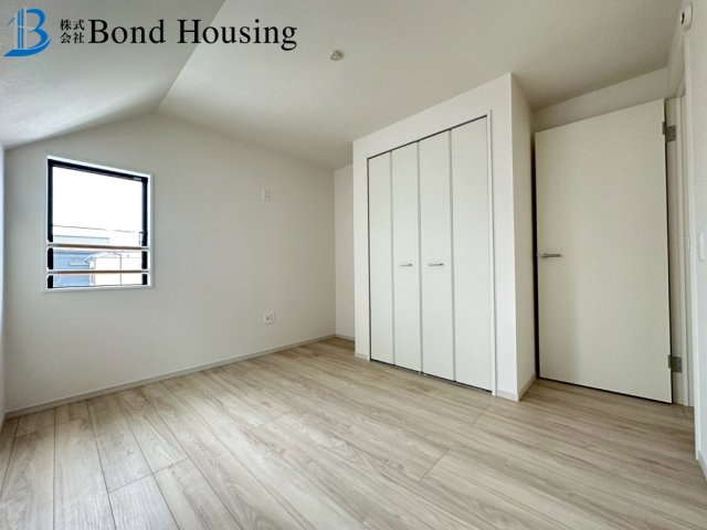 広々LDKは約21帖・WICあり　玉津町水谷　全3棟　3号棟の玄関