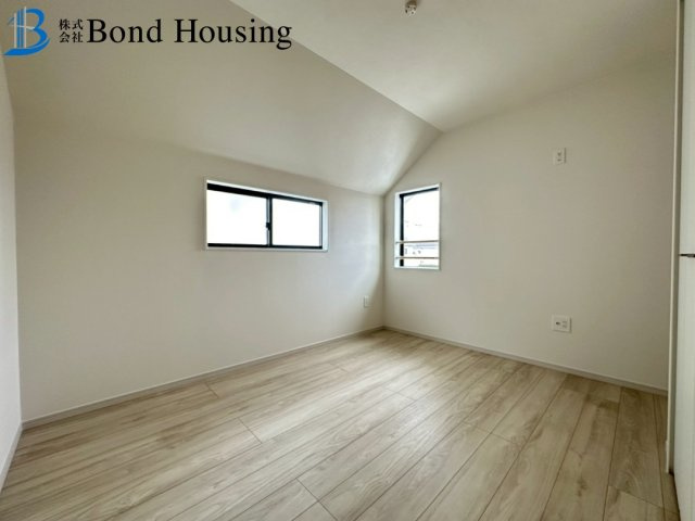 広々LDKは約21帖・WICあり　玉津町水谷　全3棟　3号棟の洋室