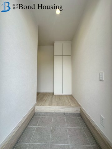 広々LDKは約21帖・WICあり　玉津町水谷　全3棟　3号棟の玄関