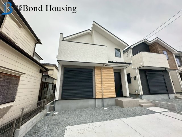 広々LDKは約21帖・WICあり　玉津町水谷　全3棟　3号棟の前面道路含む現地写真