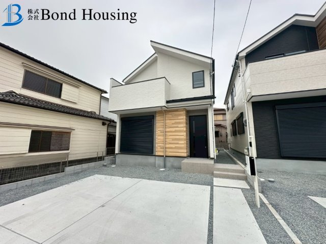 広々LDKは約21帖・WICあり　玉津町水谷　全3棟　3号棟の駐車場