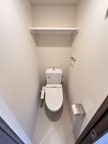 大阪市都島区中野町４丁目の賃貸マンションのトイレ