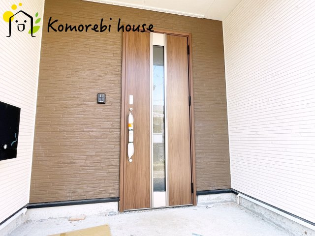 鴻巣市箕田　第9　新築一戸建て　クレイドルガーデン　01の玄関|落ち着いた玄関です
