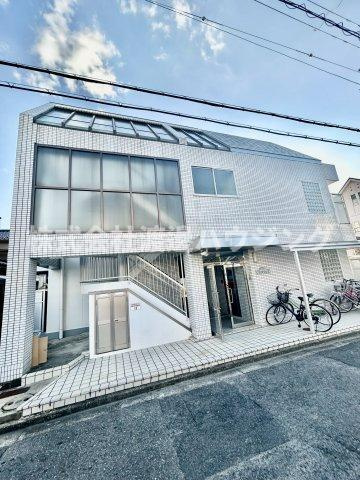 クレイドル江坂の外観