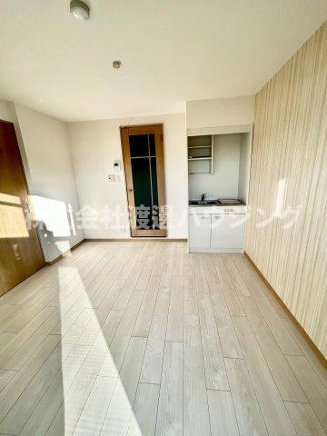 クレイドル江坂の居間・リビング