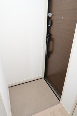 【玄関】 | Ｃｏｃｃｉｎｅｌｌｅ（コクシネレ） | 明るい玄関です