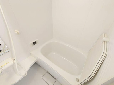 【浴室】 | Ｃｏｃｃｉｎｅｌｌｅ（コクシネレ） | 落ち着いた空間のお風呂です