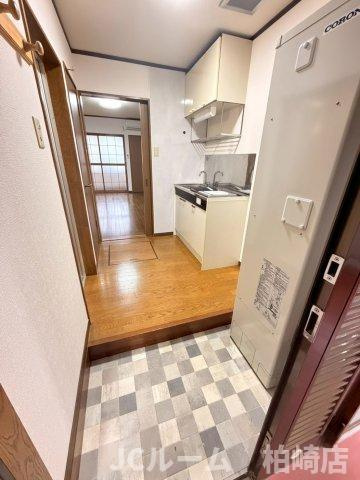 柏崎市半田２丁目のアパートの玄関