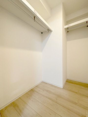 「防音マンション」GRAN PASEO 上野御徒町の収納|ウォークインクローゼットです