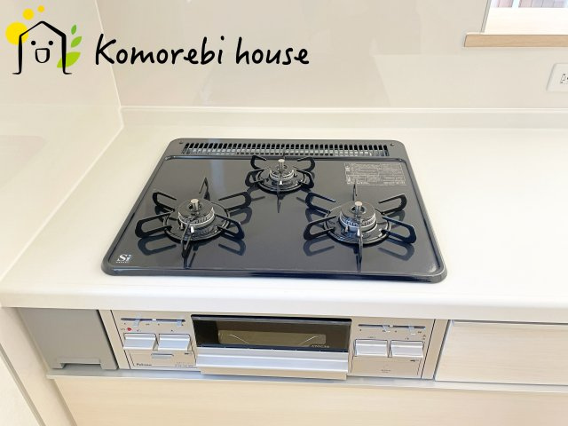 鴻巣市箕田　第9　新築一戸建て　クレイドルガーデン　02のキッチン|お料理しやすいキッチンです