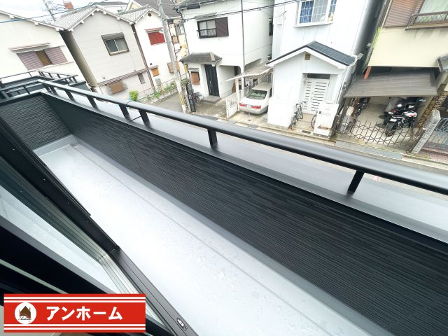 藤井寺市藤ヶ丘３丁目５号棟のバルコニー|落ち着いた時間を過ごせるバルコニーです