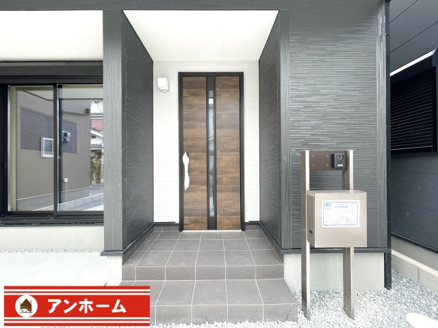 藤井寺市藤ヶ丘３丁目５号棟のエントランス|ゆったりとした玄関です