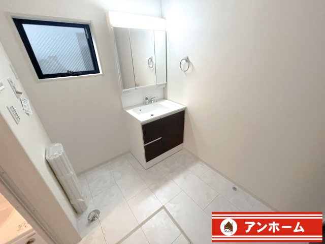 藤井寺市藤ヶ丘３丁目５号棟の独立洗面台|使いやすい独立洗面台です