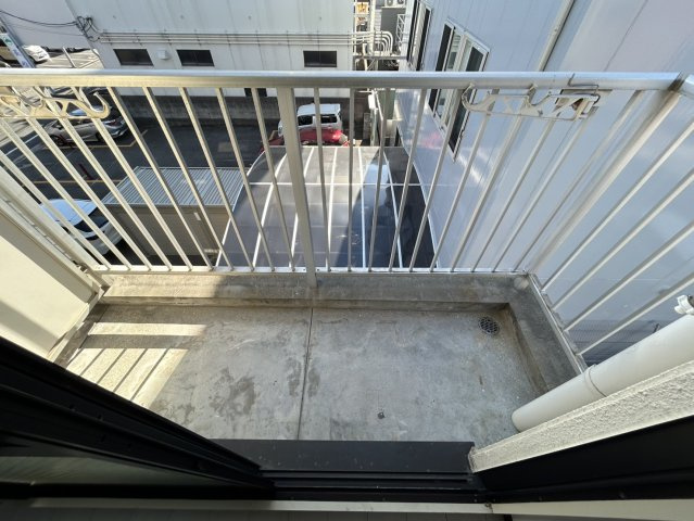 広島市中区東千田町２丁目の賃貸マンションのバルコニー