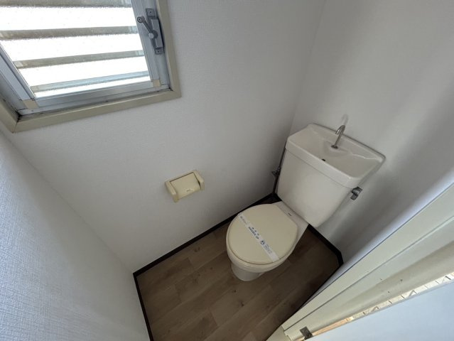 広島市中区東千田町２丁目の賃貸マンションのトイレ