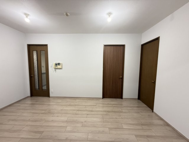 シンフォニー桃山の居間・リビング|約13.5帖のLDKです。