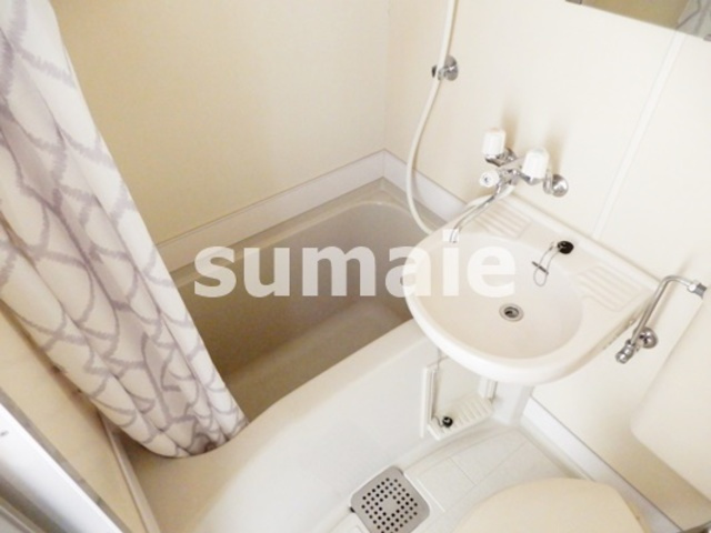 宮原ステーションプラザの浴室|シンプルなバスルーム。