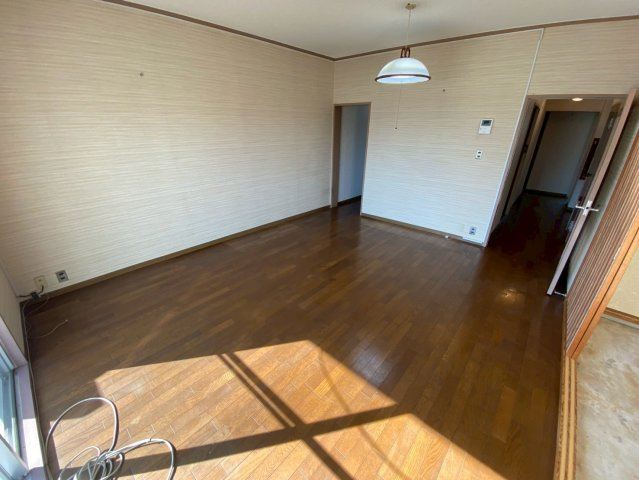 ハイツ芦屋の居間・リビング