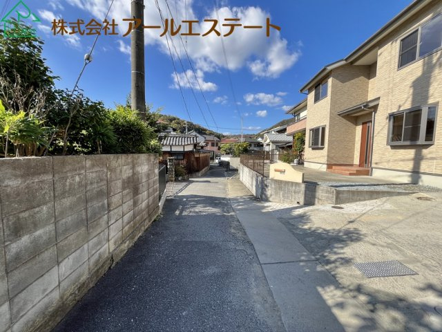 姫路市青山5丁目　姫新線「余部駅」徒歩17分の前面道路含む現地写真
