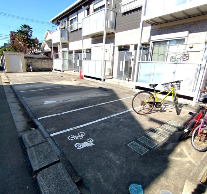 ラッキーヒルズⅡの駐車場