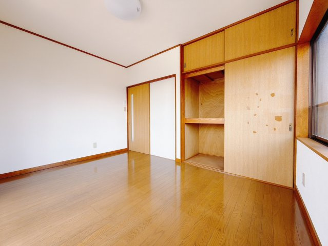 【中古戸建】佐波郡玉村町大字角渕の洋室|■2階洋室｜子供部屋のメリットは「自立心を養うことができる」「自分で整理整頓できるようになる」そして、お子様が成長した際には「プライバシーを確保できる」といい事だらけ♪