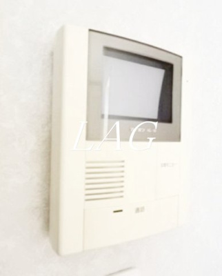 【セキュリティ】 | リリックコートWisteria | モニター付きインターホンです。