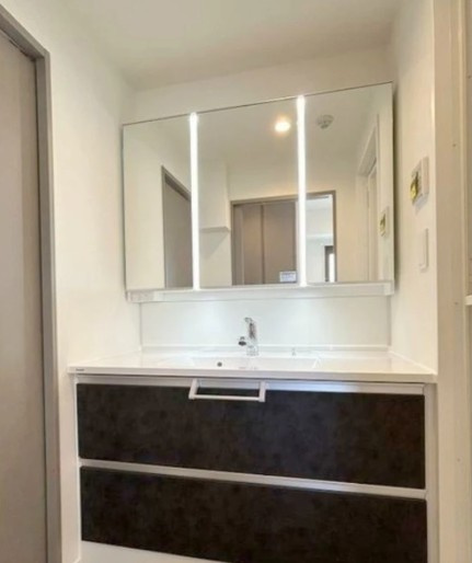 コロネード春日の独立洗面台