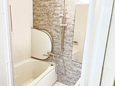 【浴室】 | パレ東塚口Ⅱ | 一人でも足を伸ばしてゆっくりとリラックスして浸かれます