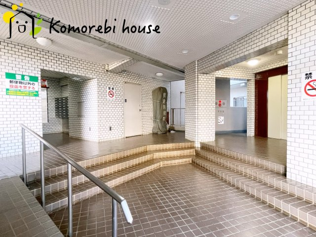 蓮田ビューパレーB棟のエントランス|11/28　撮影済み