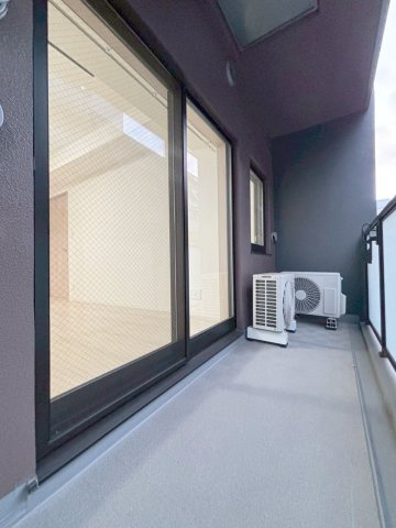 「防音マンション」GRAN PASEO 上野御徒町のバルコニー|お洗濯にも便利なバルコニー付き