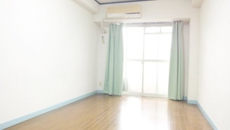 サニーコーポラスの居間・リビング|住環境良好です