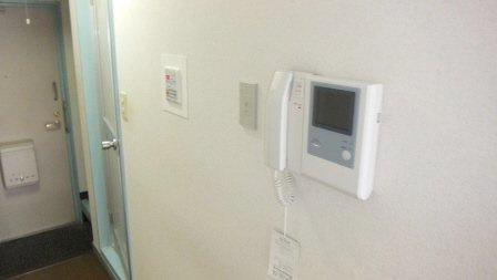 サニーコーポラスのセキュリティ|ＴＶモニタ付きインタフォンあります♪