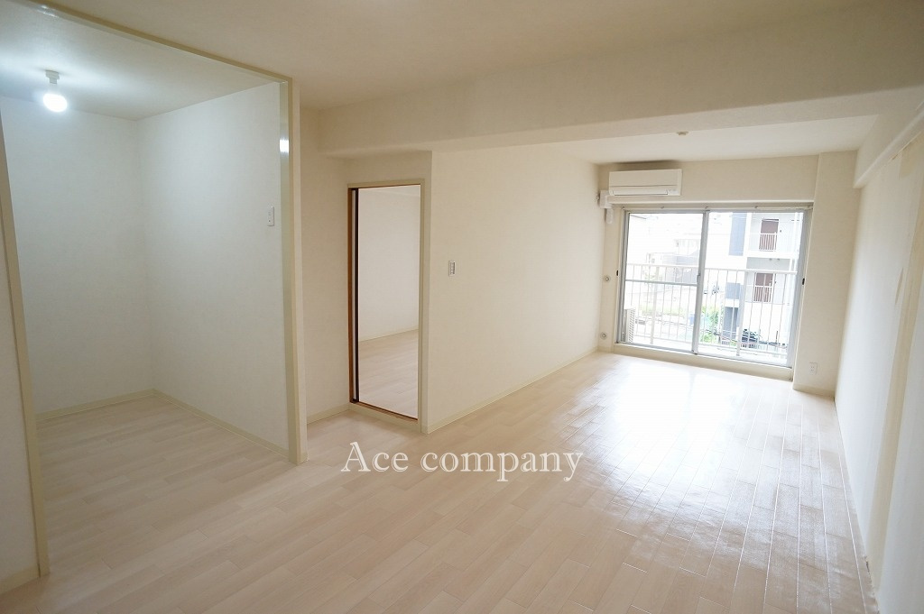 【居間・リビング】の画像